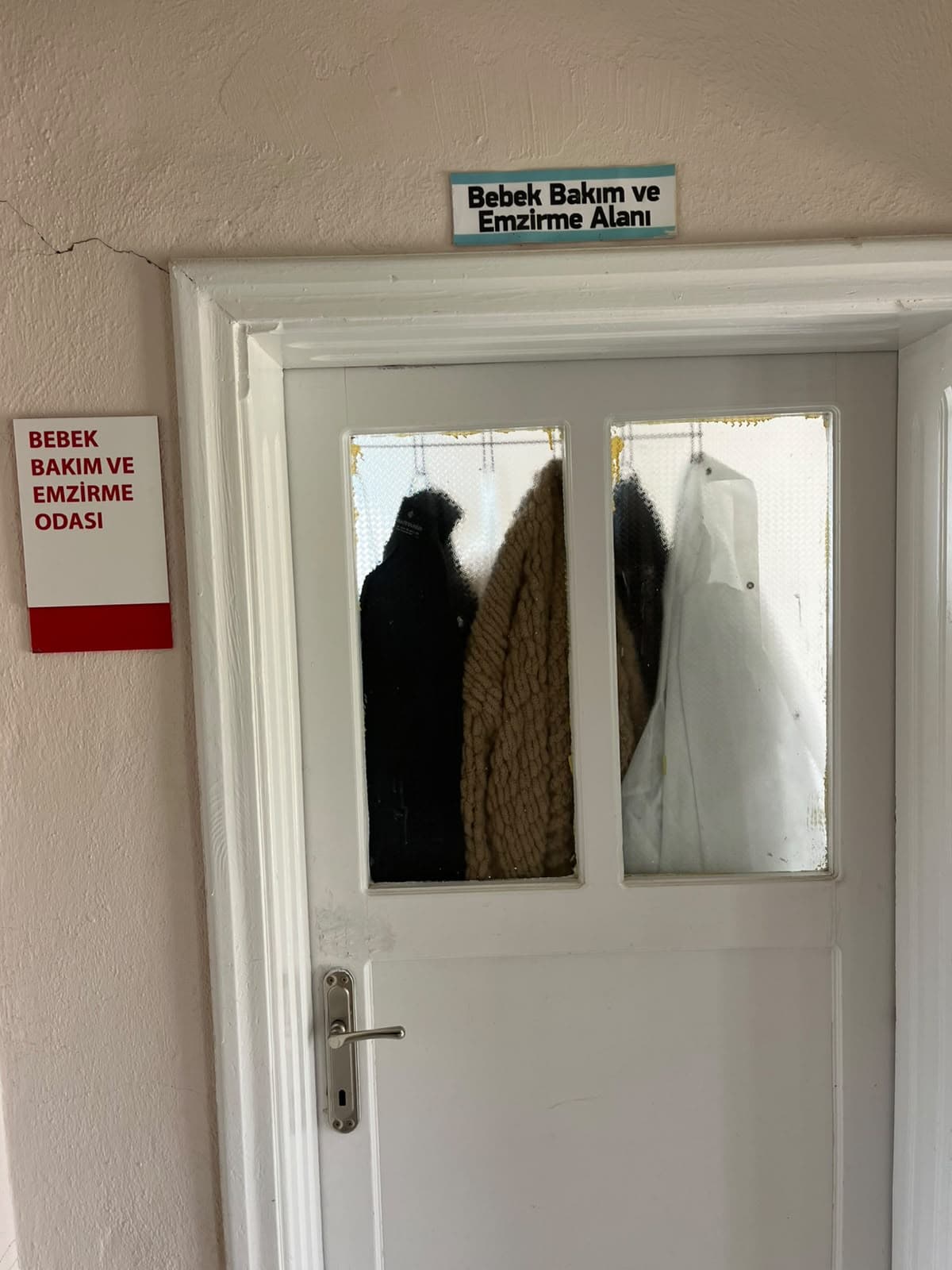 Bebek bakım ve emzirme alanının girişi